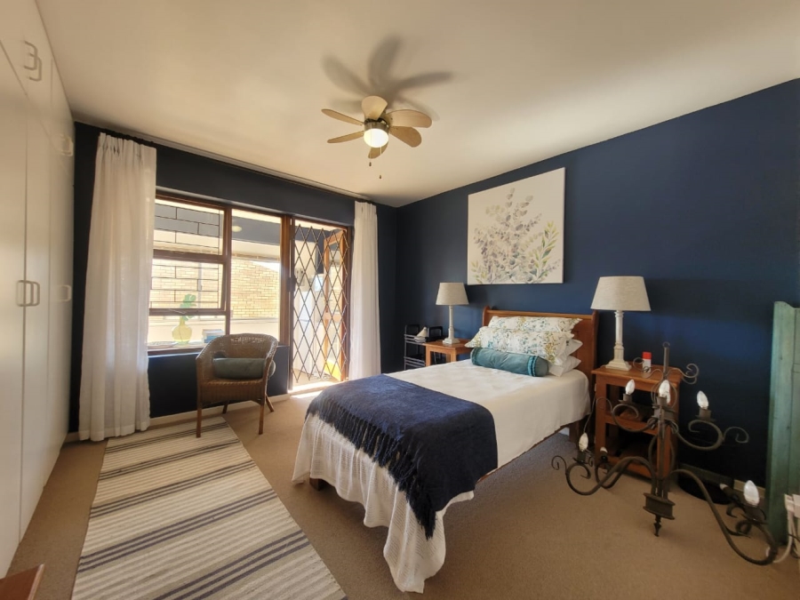 3 Bedroom Property for Sale in Wavecrest Eastern Cape